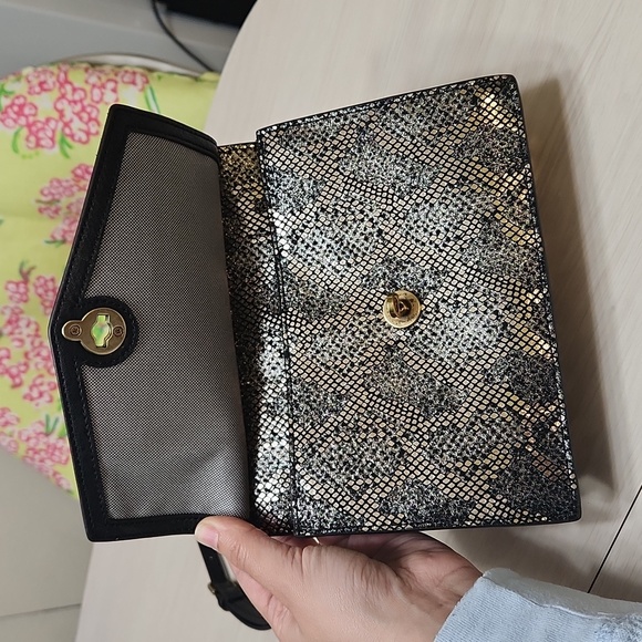 Fossil Leather Metallic Snake Print Cross Body Bag 🌟Black & Silver🌟 - Picture 4 of 13